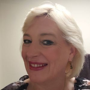 Meet your Posher, Shari henry